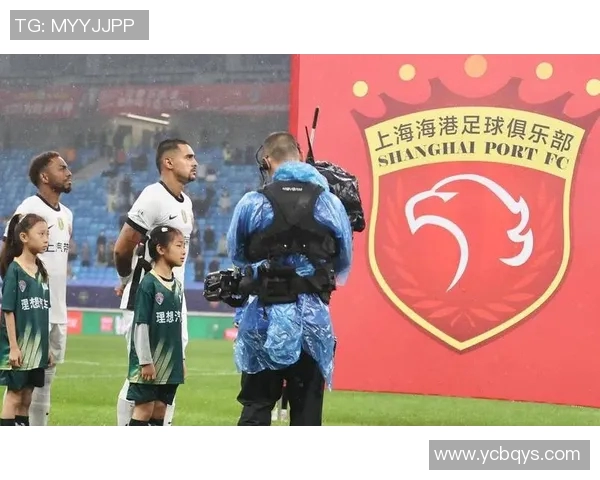 实况足球中超联赛激情四射球迷热情助力球队争冠之路